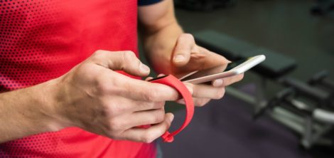 программа на iPhone для фитнес-браслета