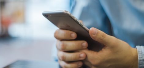 Как настроить смартфон для старшего поколения