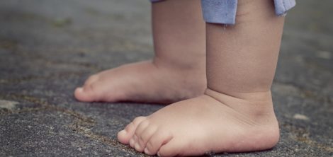 как помочь ребенку научиться ходить