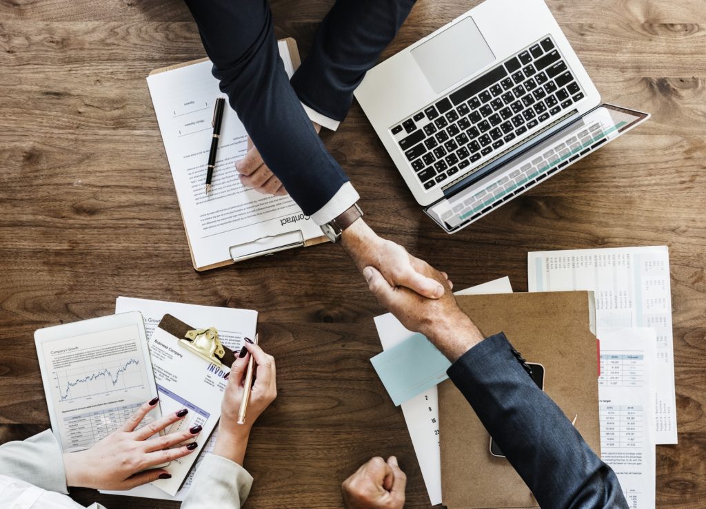 Почему люди часто меняют работу 