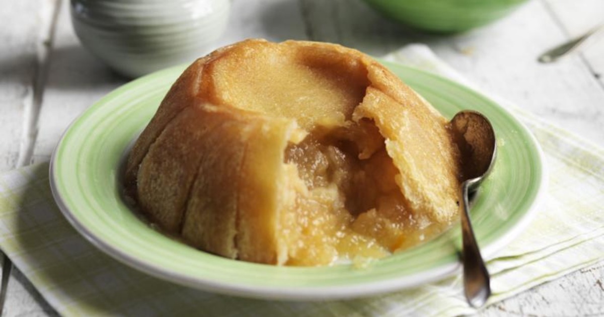 яблочная шарлотка