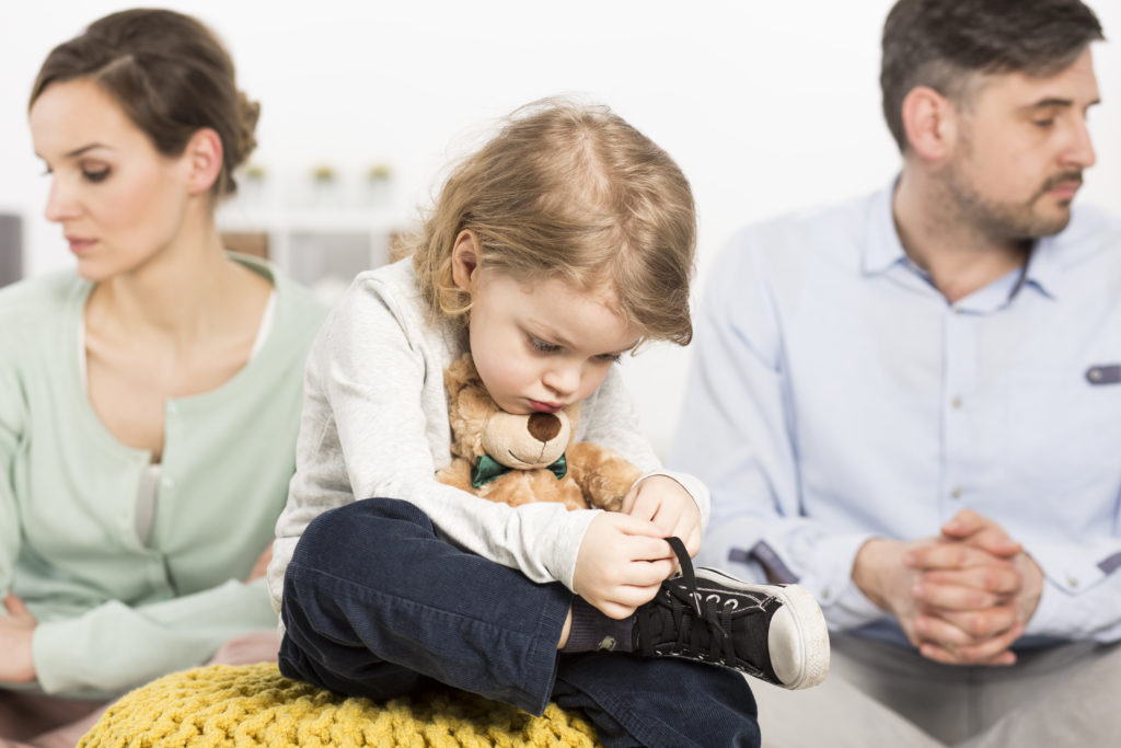как помочь ребёнку пережить развод родителей