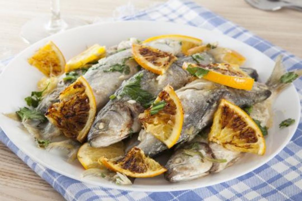 Как приготовить вкусные блюда из недорогой рыбы 
