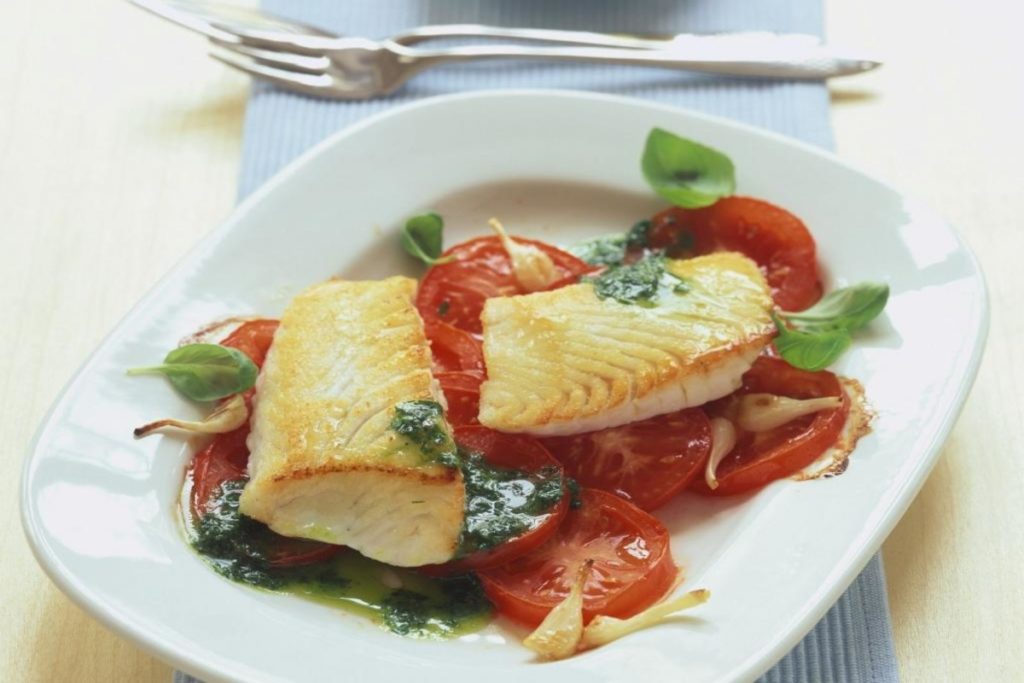 Как приготовить вкусные блюда из недорогой рыбы 