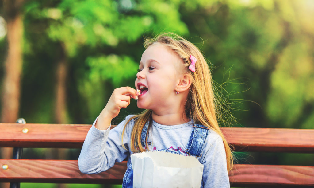 Чем кормить ребенка летом